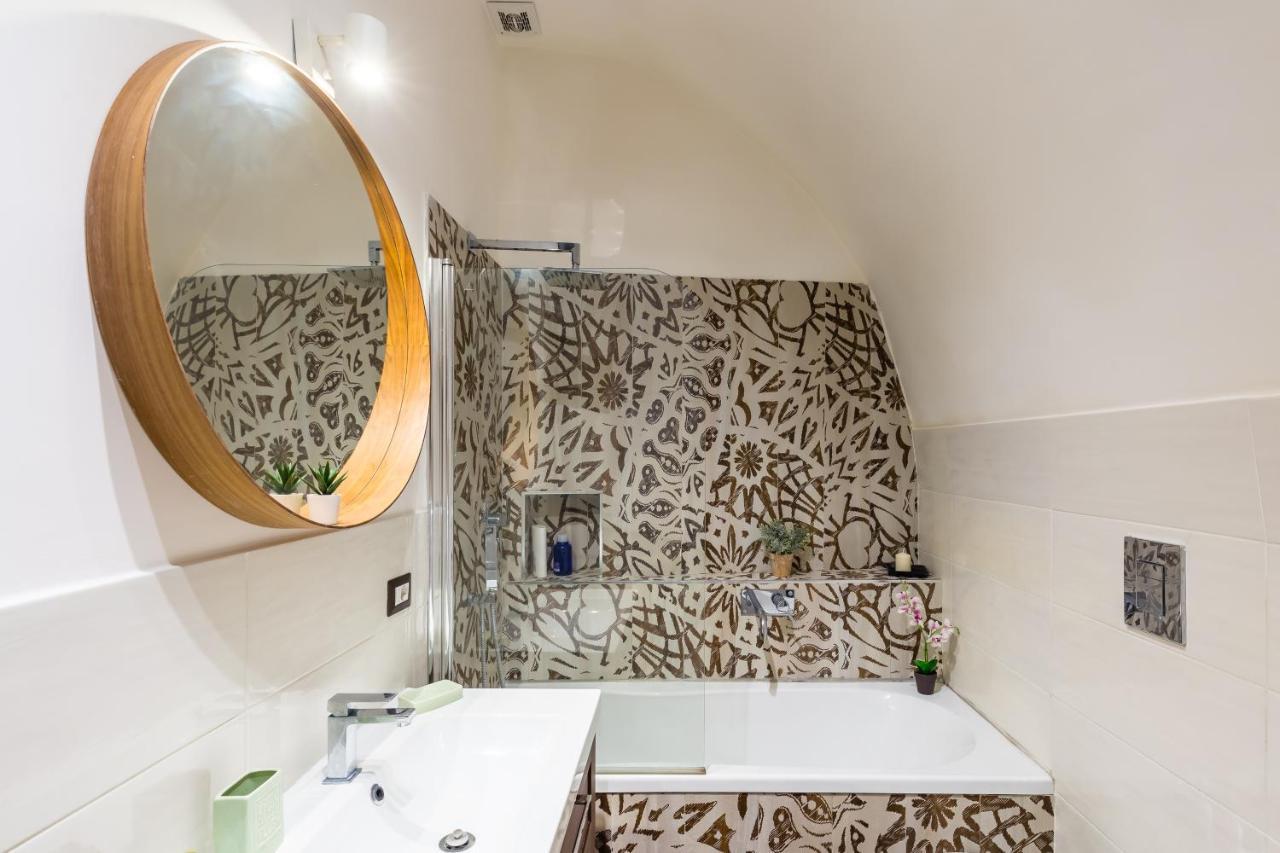 Eccehomo 29 La Casa Di Piero Apartment Наполи Екстериор снимка