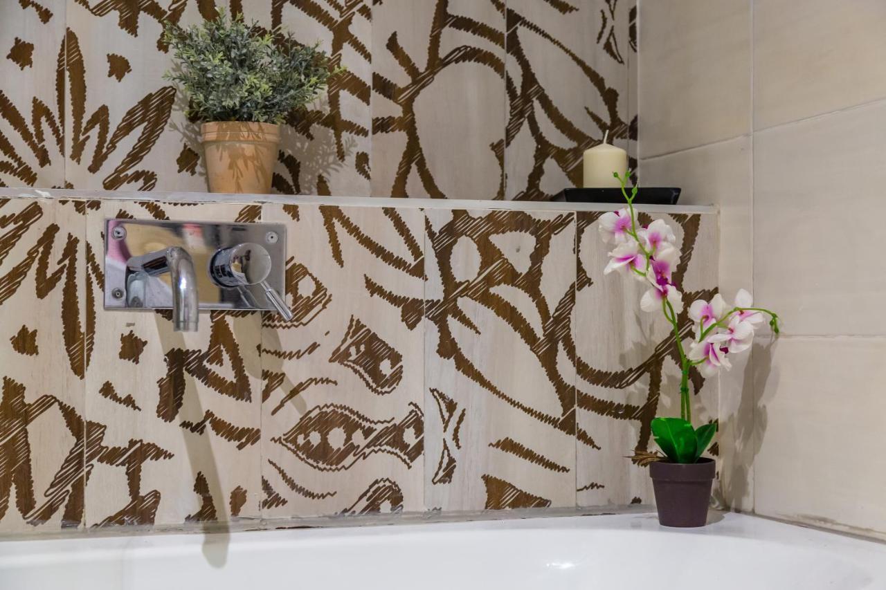 Eccehomo 29 La Casa Di Piero Apartment Наполи Екстериор снимка