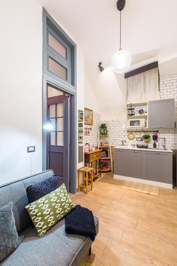 Eccehomo 29 La Casa Di Piero Apartment Наполи Екстериор снимка
