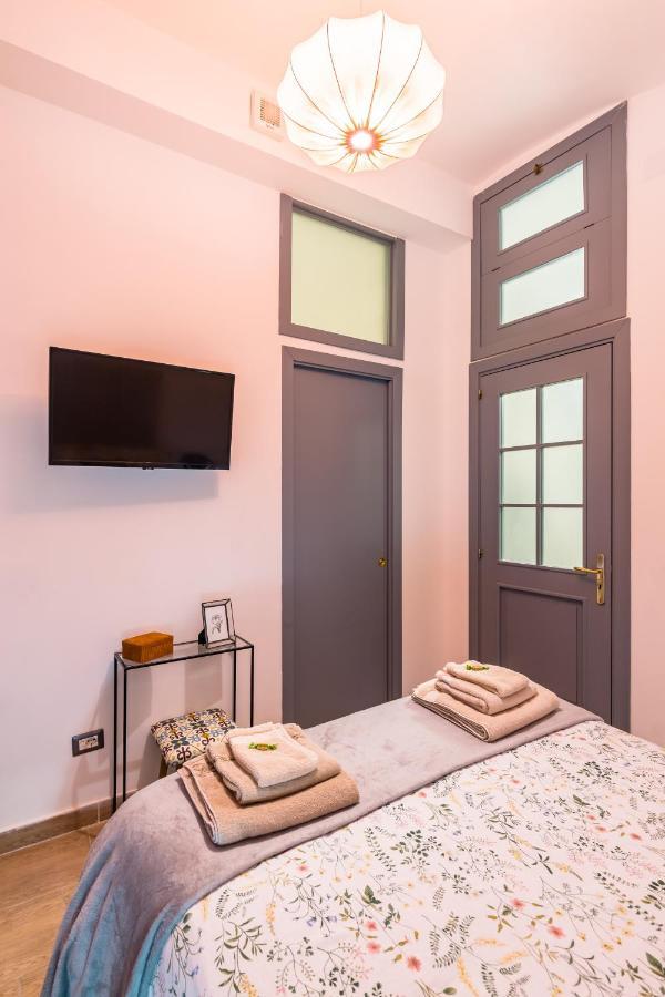 Eccehomo 29 La Casa Di Piero Apartment Наполи Екстериор снимка